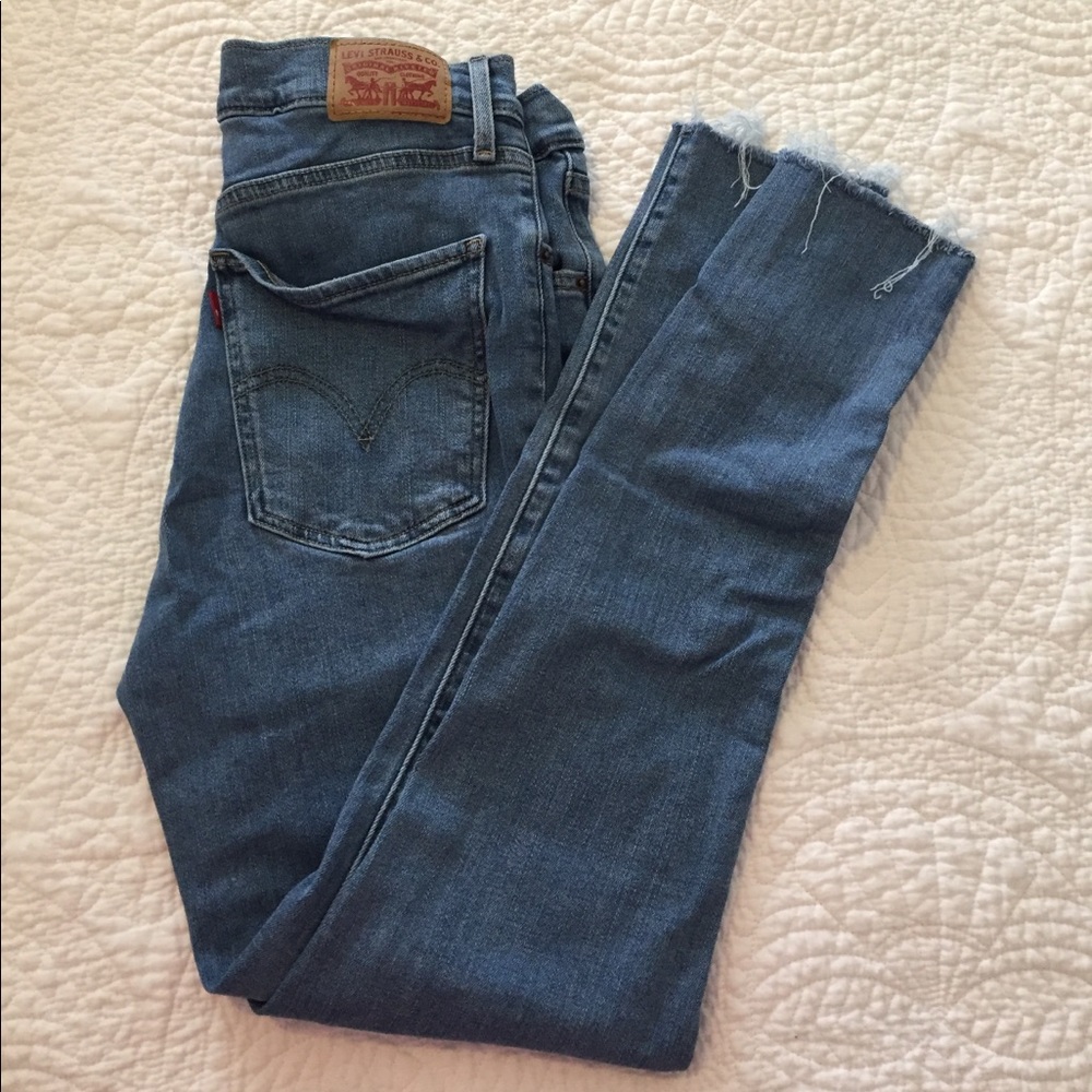 **FINAL SALE**Mile high super skinny Levi’s